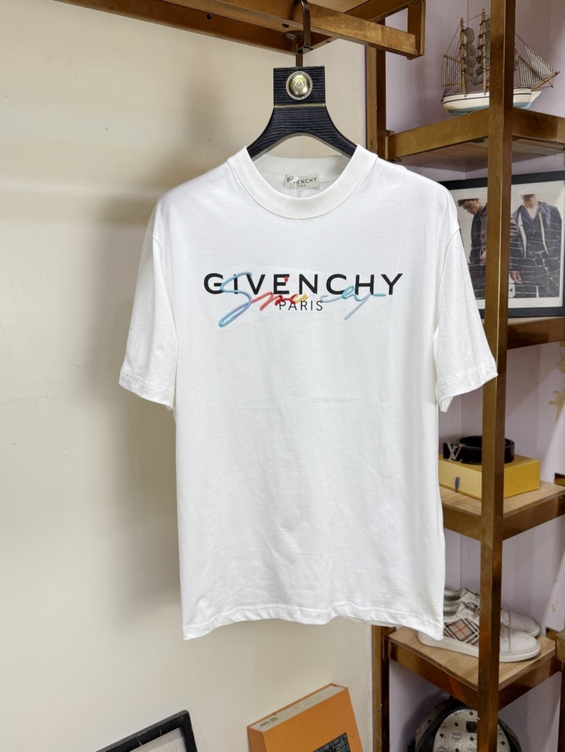 GIVENCHY